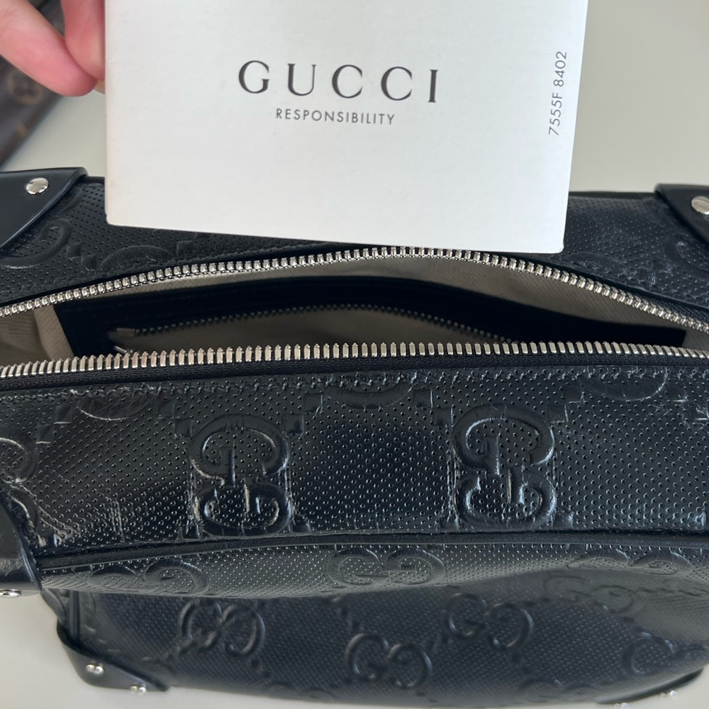 Mens gucci bag. Slightly used